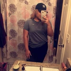 Meet your Posher, Valeria